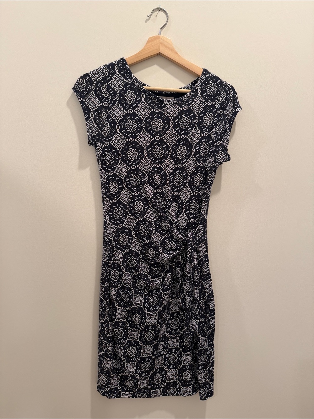 LOFT Navy and White Printed Faux-Wrap Stretchy Cap-Sleeve Dress